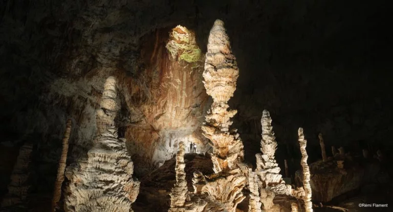 Aven d'Orgnac Grand Site de France, visite de la grotte et de la Cité de la Préhistoire