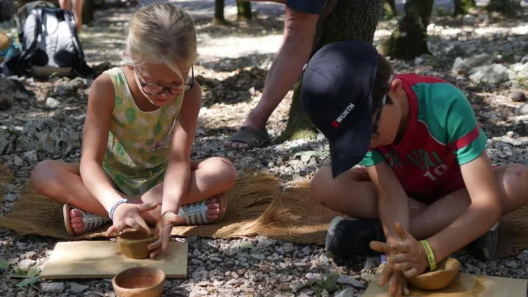 Ateliers Créa’Magnon : animations Préhistoire à l’Aven d’Orgnac