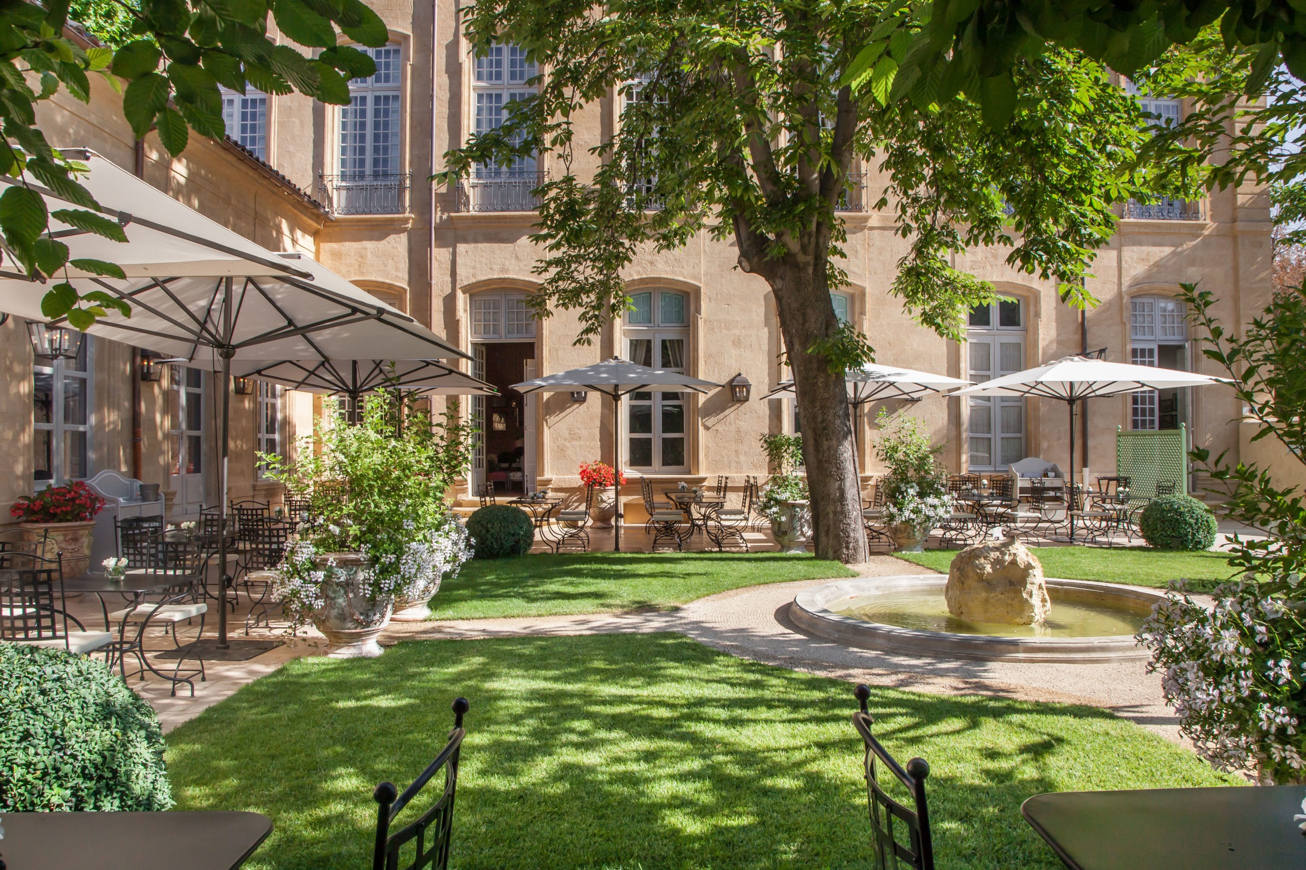 Hôtel de Caumont à AixenProvence  Hôtel particulier du XVIIIe siècle